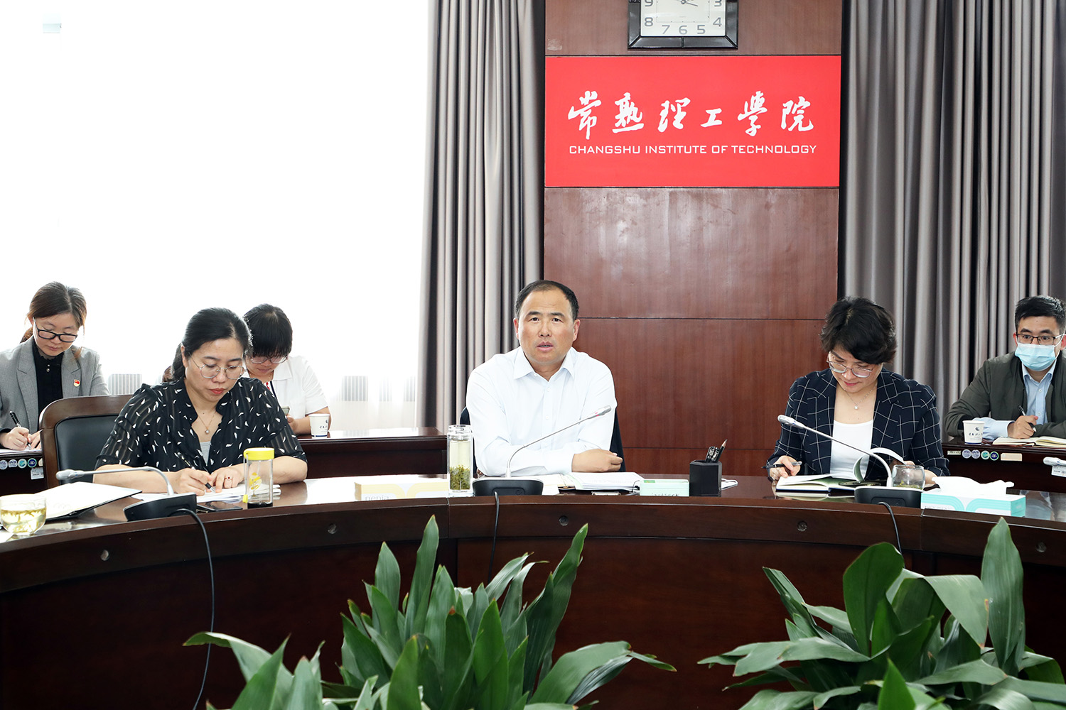 学校召开“一站式”学生社区建设调研推进会